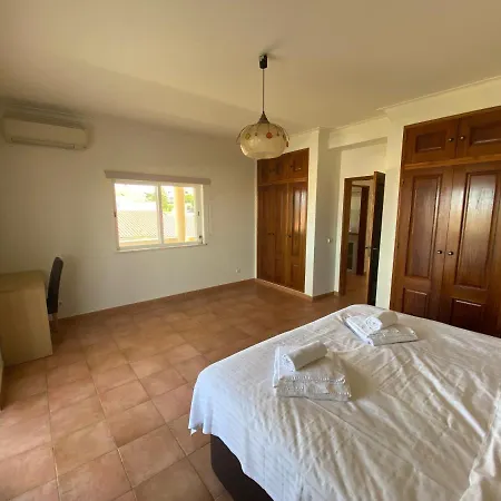Gorgeous Algarve Vivenda Casanova 5 Bedrooms Private Pool & Secluded Area *